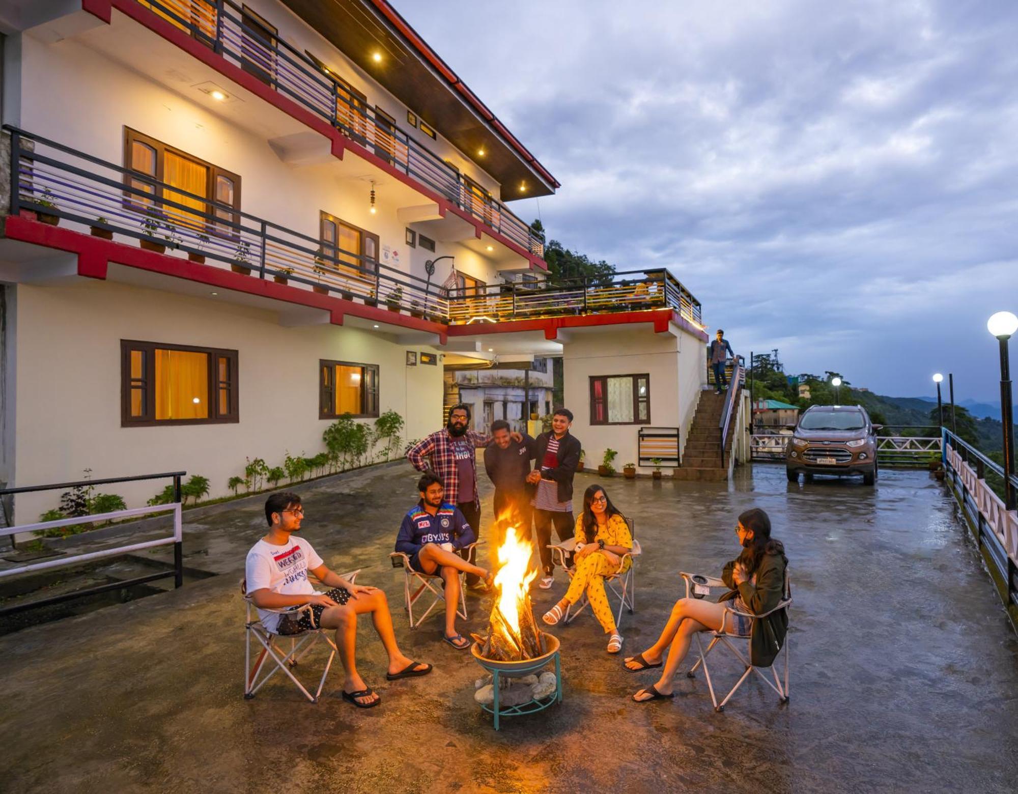 Gostops Mussoorie, Library Road Hostel Exterior photo